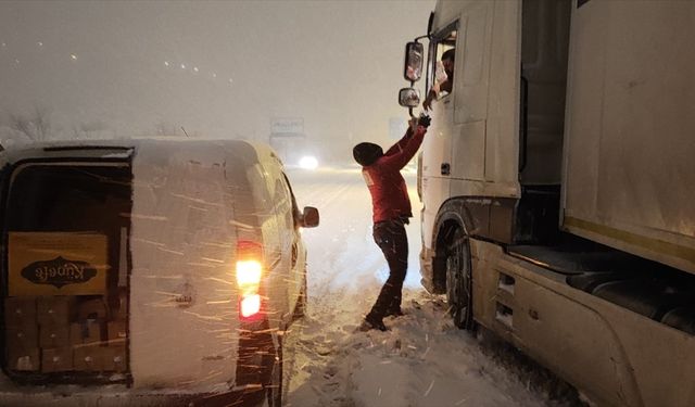 Beyaz Esaretin Ortasında Sıcak Bir Mola: Mardin Geçitlerinde Gönül Köprüsü Kuruldu