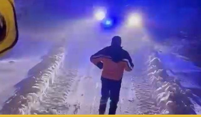 Gercüş’te Ambulansın Önünü İş Makineleri Açtı: Karın Esir Aldığı Hasta İçin Dev Operasyon!