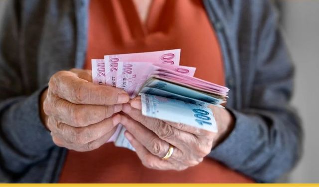 Emekli Ve Memur Maaşında Düğüm Çözülüyor: 5 Ocak’ta Yeni Tablo Netleşecek!