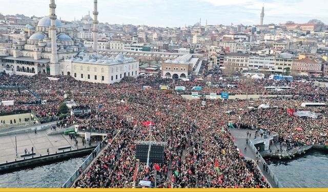 Galata Köprüsü'nde İnsanlık Seli: Yarım Milyon Yürek Filistin İçin Tek Ses!