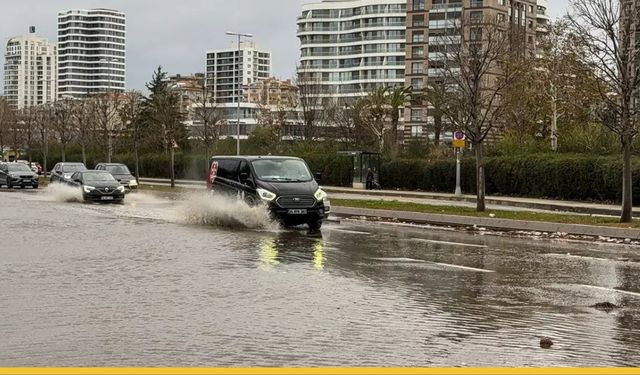 Marmara Denizi Sahile Taştı: Kartal Ve Tuzla’da Lodos Mesaisi