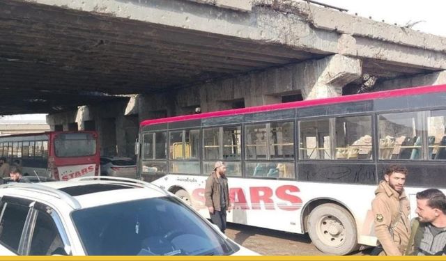 Halep Tahliyesinde Gerilim: YPG’li Gruplar Kendilerini Taşıyacak Otobüsleri Hedef Aldı