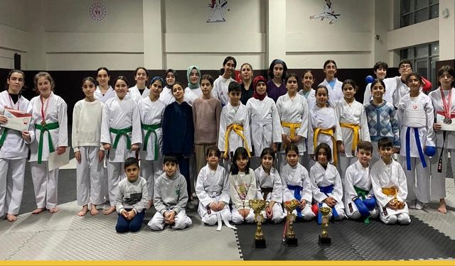 Batman’da Karate İl Şampiyonası: Gençlerin Bölge Vizesi Mücadelesi Nefes Kesti