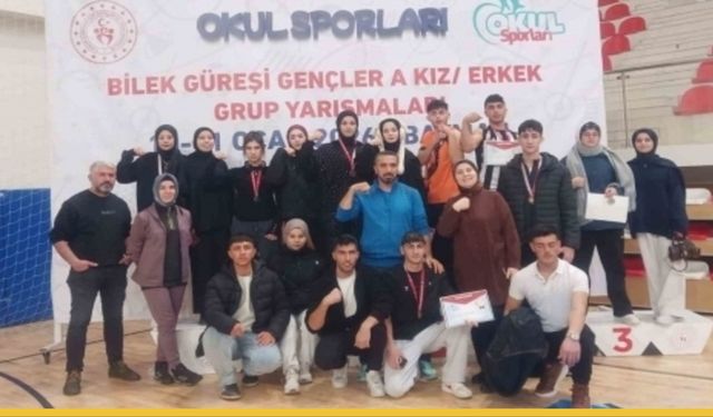 Batman’da Malatya Rüzgarı: Bilek Güreşinde Şampiyonluk Kürsüsü Onların Oldu