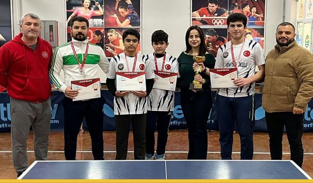 Batman’da Masa Tenisinin Yıldızları Kupaya Uzandı