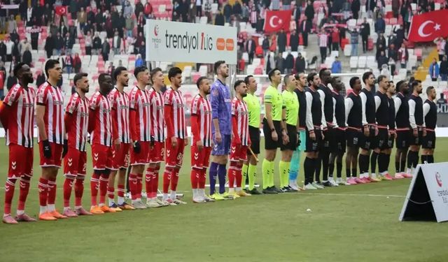 Sivasspor-Amed Sportif Maçının Ardından Hakemler İstifa Etti