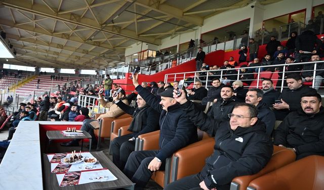 Zirvenin Sahibi Değişmedi: Batman Petrolspor Sahasında Şov Yaptı!