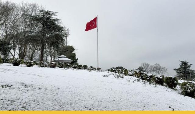 İstanbul’da 10 Yıllık Hasret Bitti: Kar Yağışı Etkisini Artırıyor!
