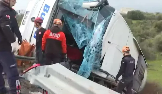 Antalya'da Yolcu Otobüsü Devrildi: Çok Sayıda Yaralı Var