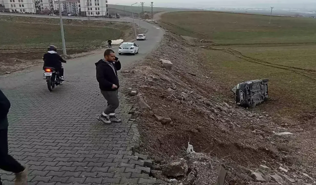 Ciğerlo Mevkiinde Korkutan Kaza: Kontrolden Çıkan Otomobil Şarampole Devrildi