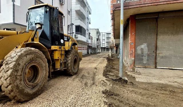 Batman Sokaklarında Yaz Mesaisi: Bayındır Ve Çamlıca’da Yol Çalışmaları