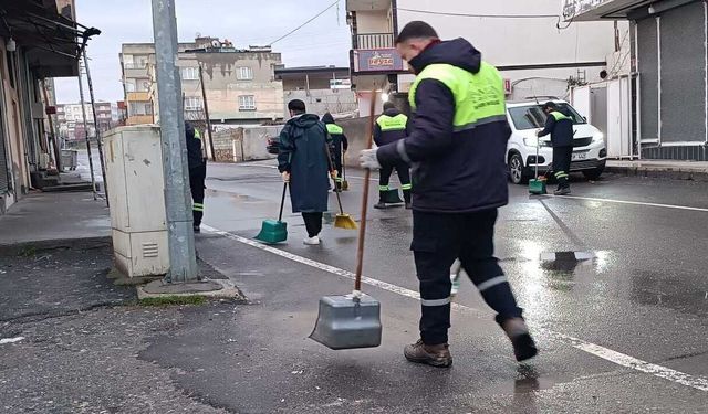 Cumhuriyet’ten Petrolkent’e Kadar Batman Sokakları Pırıl Pırıl: Belediye Ekipleri Dört Bir Yanda!