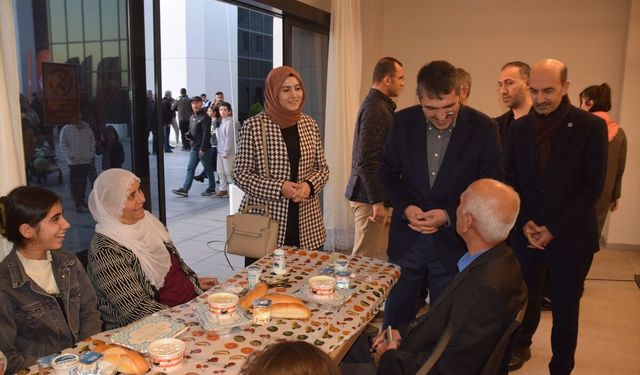 Batman Milletvekili Nasıroğlu, Vatandaşlarla İftar Yaptı