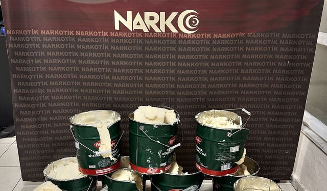 BATMAN'DA "YAĞLI" TUZAK ÇÖKTÜ: Tenekelerin İçinden 45 Kilo Zehir Çıktı