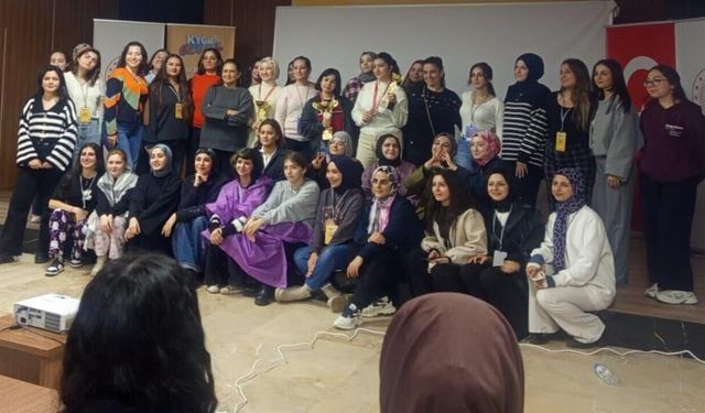 Batı Raman Kız Öğrenci Yurdu Sakinleri Mersin’de Dijital Dünyanın Kapılarını Araladı