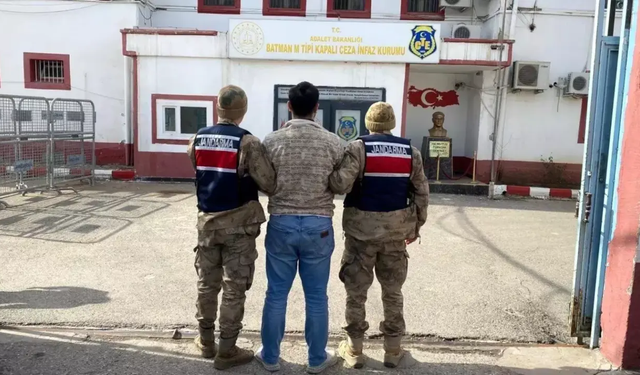Kozluk'ta Yolun Sonu: 15 Yıllık Firari Jandarma Kıskacında!