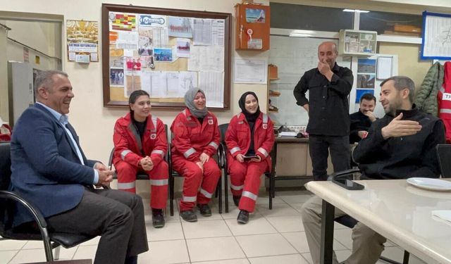 TÜRKİYE'NİN İLK PETROL SAHASINDA TARİHİ SAHUR: Hüseyin Şansi İşçilerle Buluştu