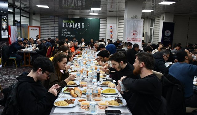 Batman'da 400 Üniversiteli İftarda Buluştu