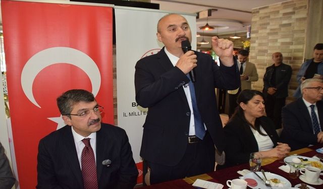 Vali Canalp ve Milletvekili Nasıroğlu Gençlerle Bir Araya Geldi
