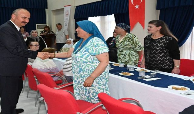 Batman Yaşlı Bakım Evinde Duygu Dolu Bayramlaşma