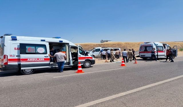 Batman-Diyarbakır Yolunda Feci Kaza: 19 Kişi Yaralandı