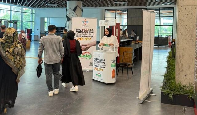 Batman Modeli Evlilik Hazırlığındaki Gençlerle Buluştu