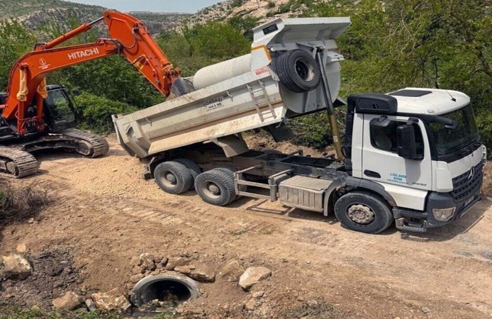 Batman İl Özel İdaresi'nden Çatalsu Yoluna 6 Dev Büz