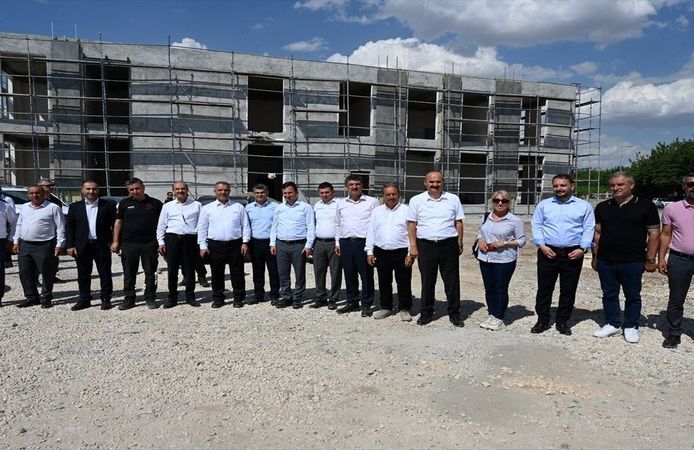 Batman Valisi Canalp, AMATEM İnşaatında İncelemelerde Bulundu