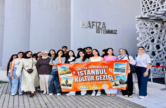 TÜBİTAK Başarılı Öğrencileri İstanbul'u Keşfediyor