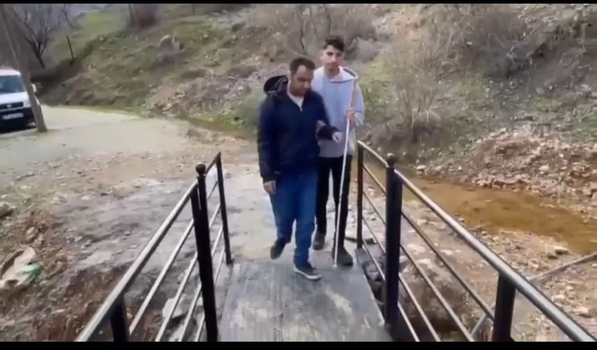 Milletvekili Nasıroğlu'ndan Engelli Vatandaşa Yaya Köprüsü