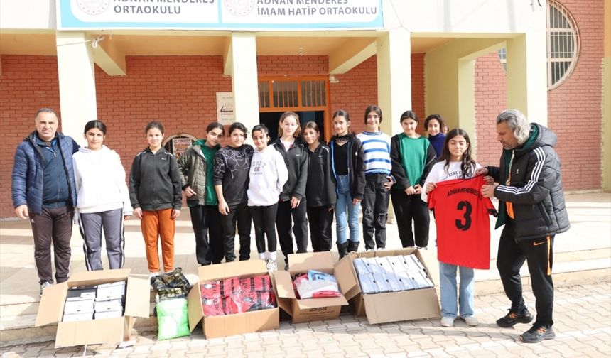 Kızıltepe Belediyesi öğrencilere spor malzemesi desteğinde bulundu