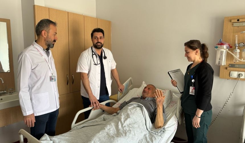Mardin'de 86 yaşındaki hastanın anevrizması kapalı yöntemle tedavi edildi