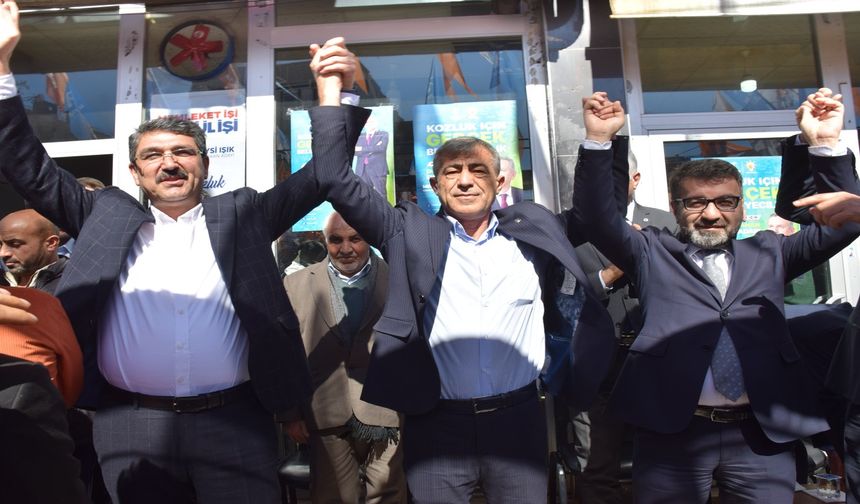 AK Parti Kozluk'ta Güçlendi
