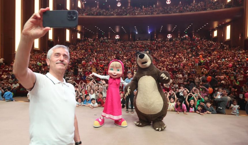 Gaziantep'te düzenlenen şenlikte yaklaşık 200 bin çocuk eğlendi