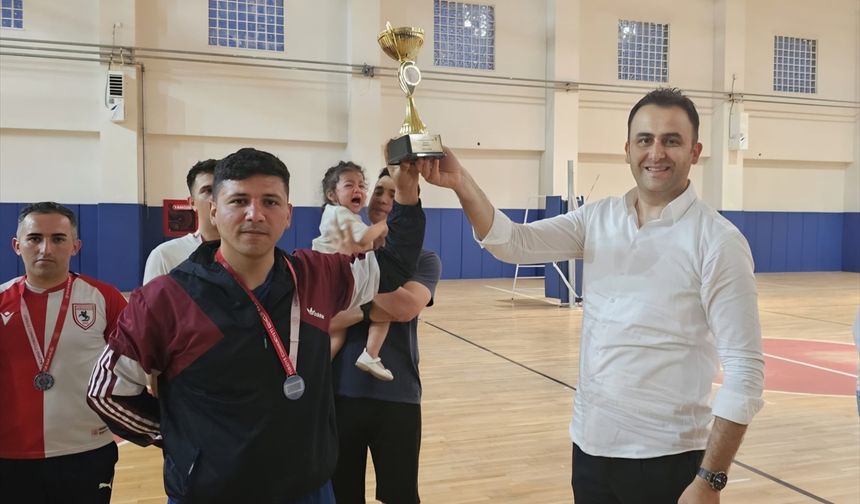 Hasankeyf'te Kurumlar Arası Voleybol Turnuvası Sona Erdi