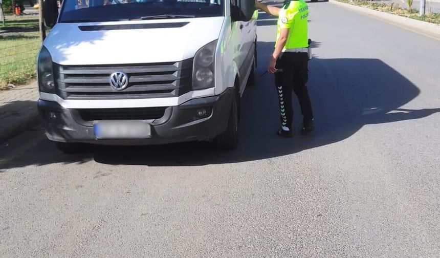 Mardin'de polis okul çevresi ve servis araçlarında denetim yaptı