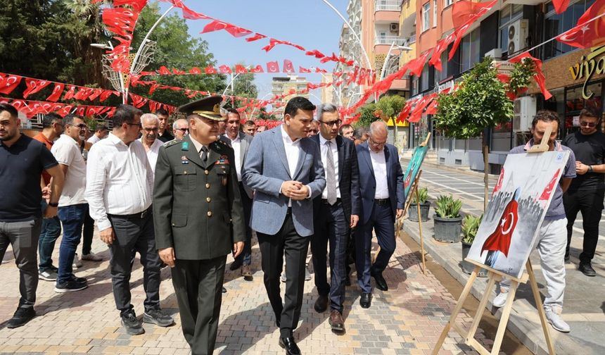 Kızıltepe Kaymakamı Şahin, "15 Temmuz" konulu resim sergisinin açılışına katıldı