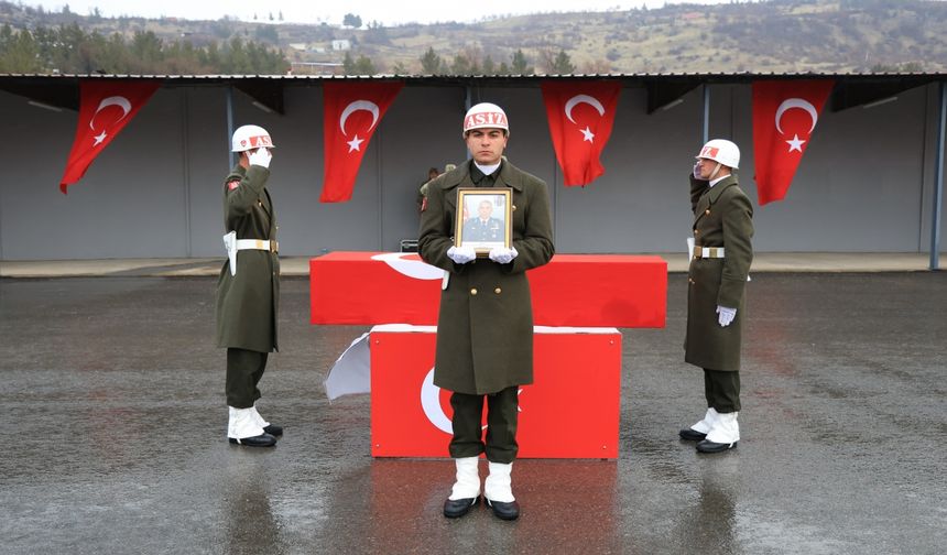 Şırnak'ta Pençe-Kilit Operasyonu bölgesinde şehit olan Binbaşı Yetişen için tören yapıldı