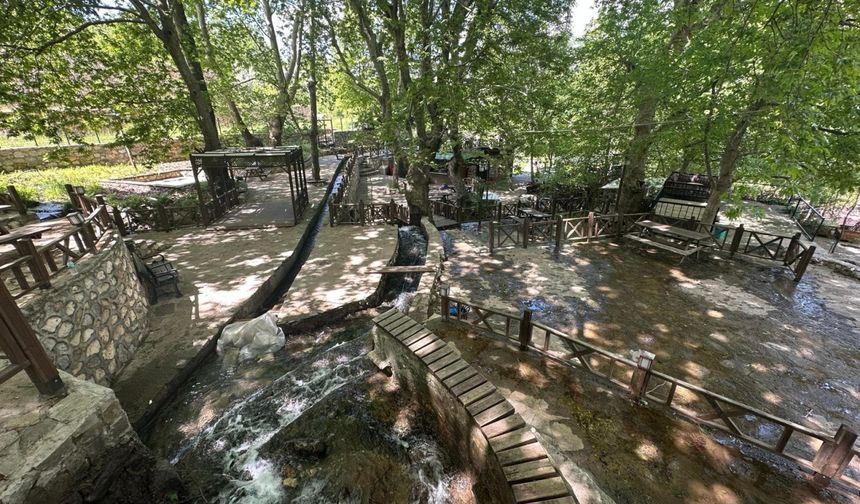 Sason'daki Sevek Mesire Alanı'nda Yenileme Çalışmaları Başladı