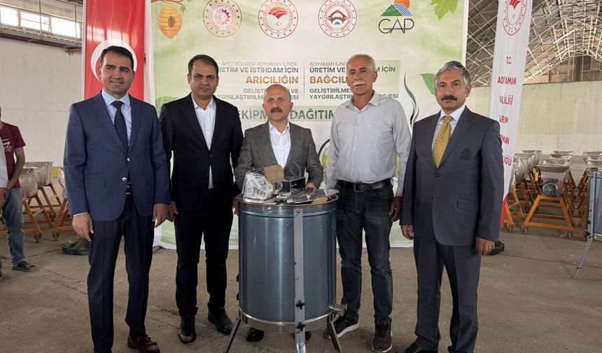 Adıyaman'da çiftçilere bal süzme ve üzüm sıkma makinesi dağıtıldı