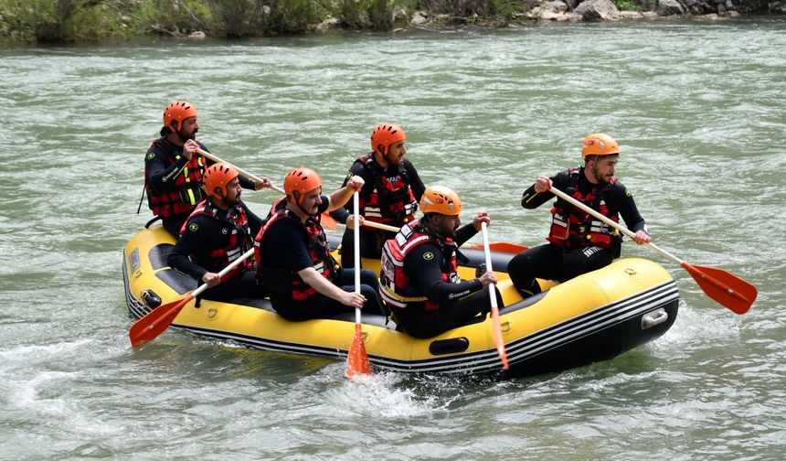 Batman'da Bahar Şenliğinde Rafting Yapıldı