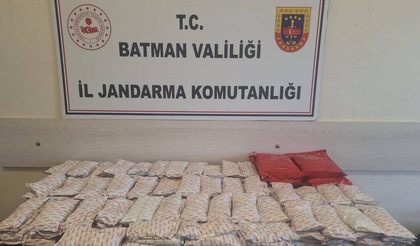 Batman'da gümrük kaçağı 53 kilogram nargile tütünü ele geçirildi
