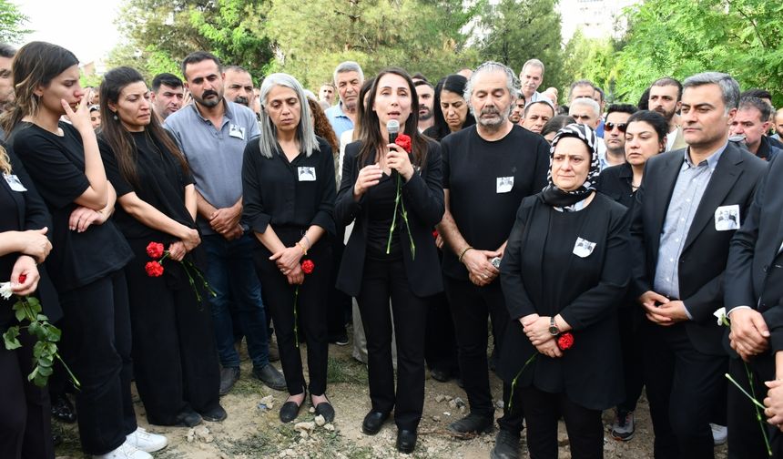 DEM Parti Eş Genel Başkanı Batman'da Cenaze Törenine Katıldı