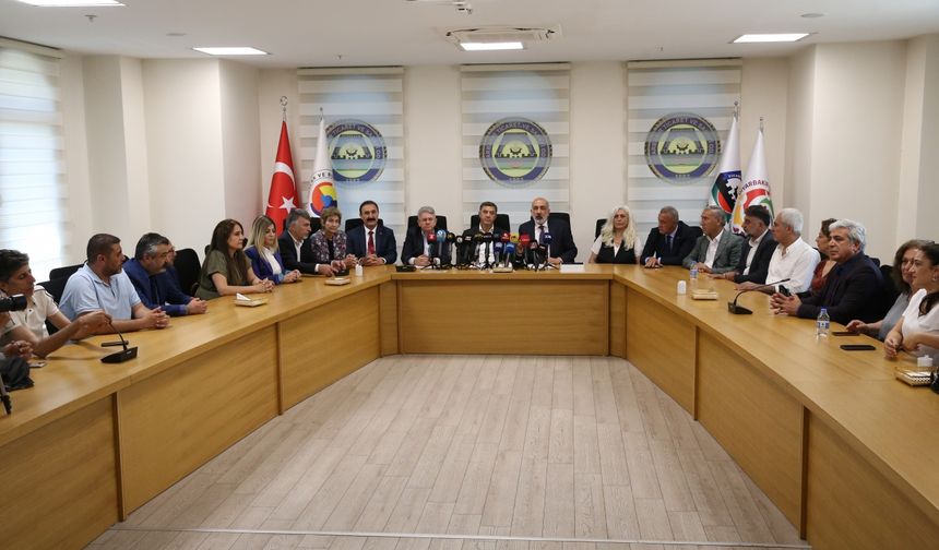 Diyarbakır'da 53 sivil toplum kuruluşundan "Terörsüz Türkiye" sürecine destek açıklaması