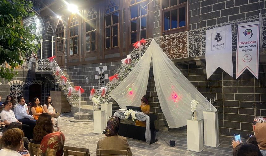 Diyarbakır'da öğrenciler Müzeler Haftası'nda piyano resitali sundu