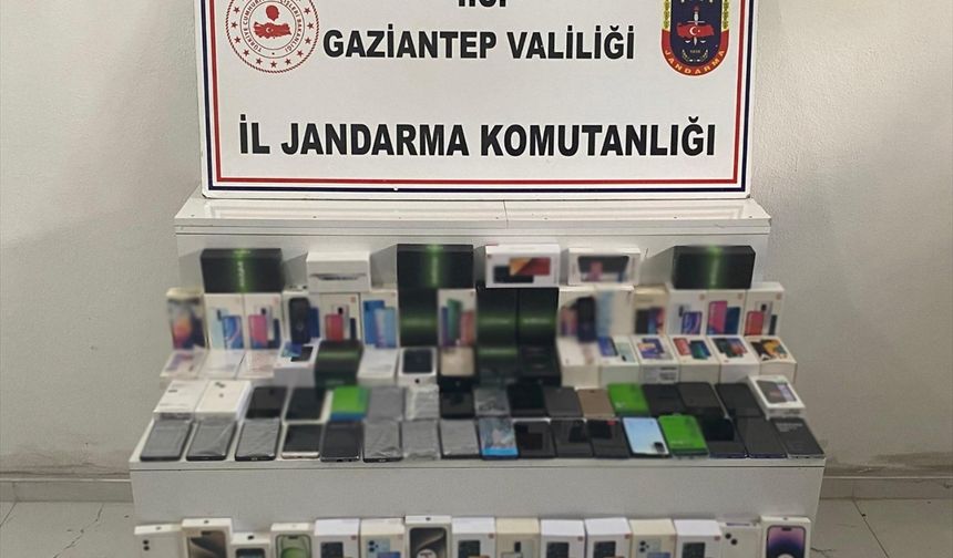 Gaziantep'te 89 gümrük kaçağı cep telefonu ele geçirildi