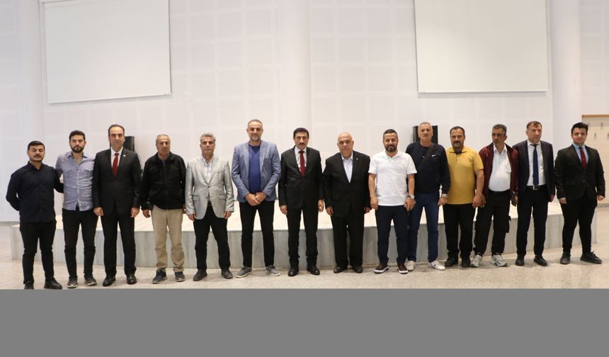 Kilis 7 Aralık Üniversitesi Rektörü Akman, basın mensuplarıyla bir araya geldi