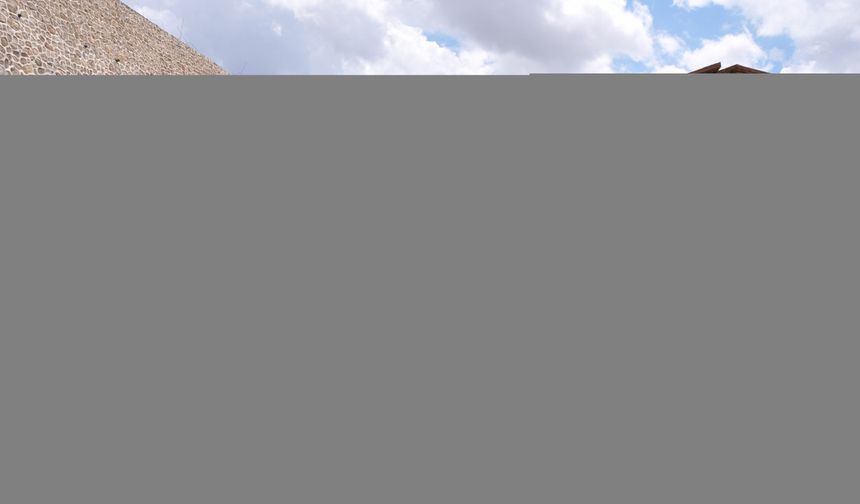 Mardin'de bir kısmı çöken yolda çalışma başlatıldı