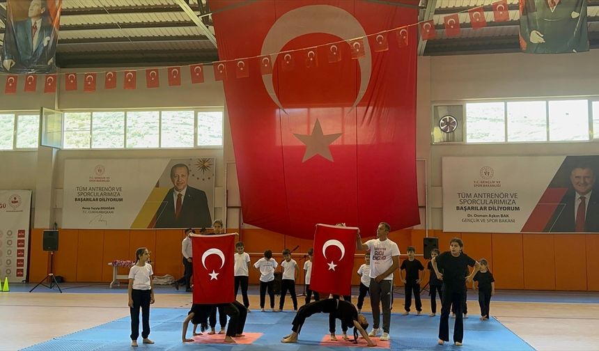 Savur'da, 19 Mayıs Atatürk'ü Anma, Gençlik ve Spor Bayramı kutlandı