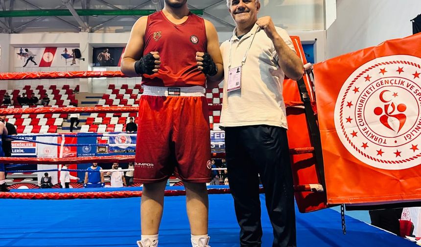 Şırnaklı sporcu Sabaz, boks şampiyonasında çeyrek finale yükseldi